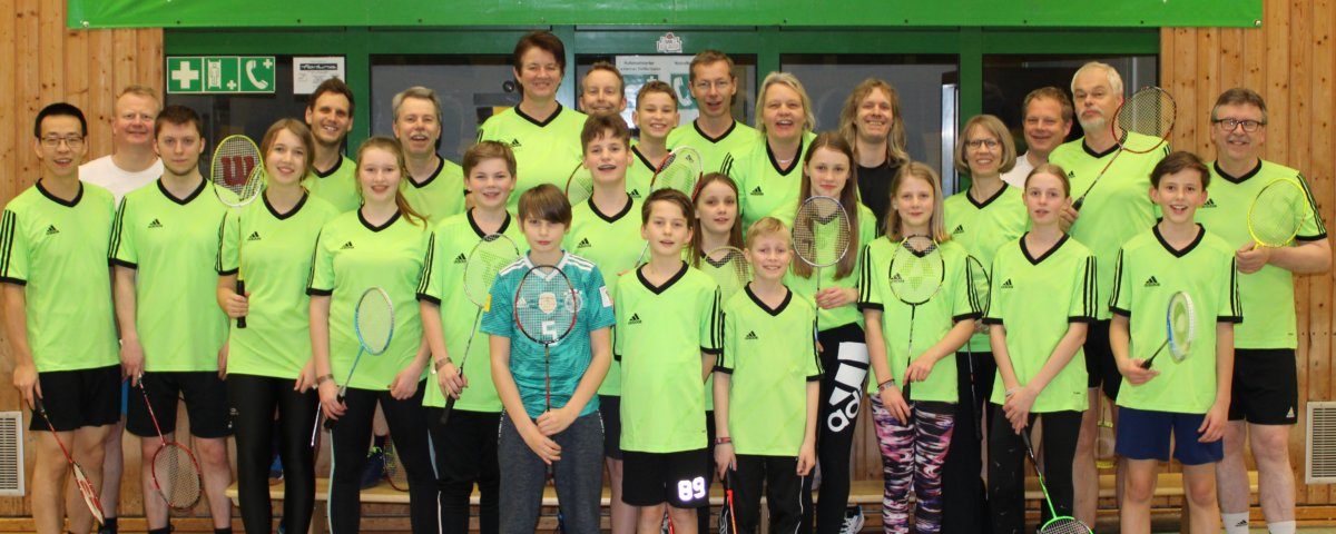 Badmintonabteilung in neuen Trikots